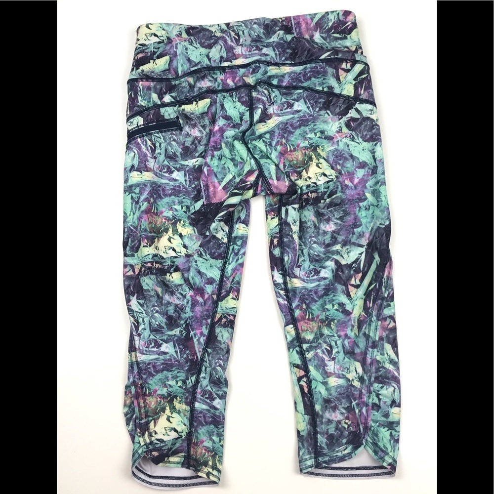 Lululemon Run: Top Speed Crop
Iridescent Multi 6